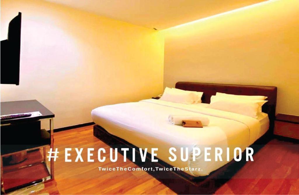Starz Hotel Kluang Exterior photo